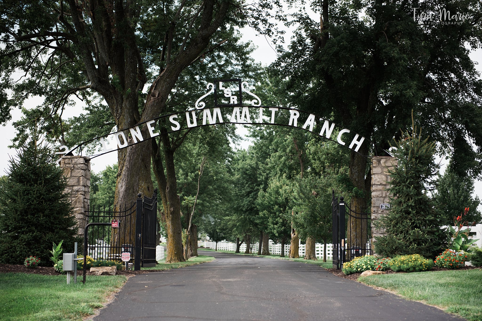 Lone Summit Ranch - Kansas City Wedding Venues